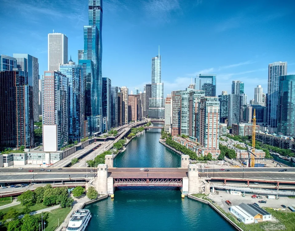 Exploring Downtown Chicago: A Smart Traveler’s Guide
