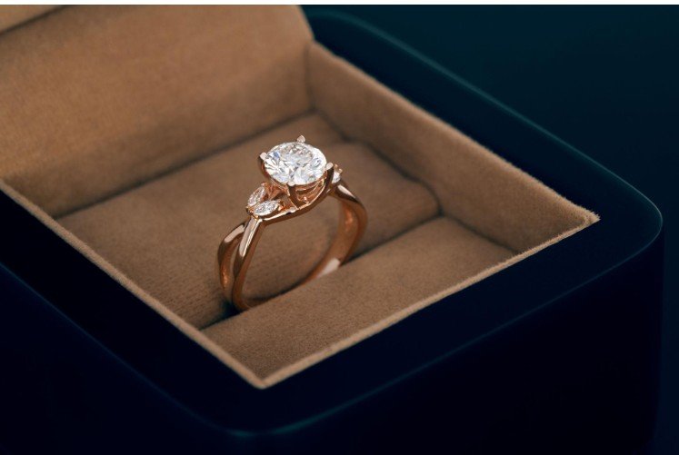 Custom Engagement Ring in Dallas: From Your First Idea to a One-of-a-Kind Design